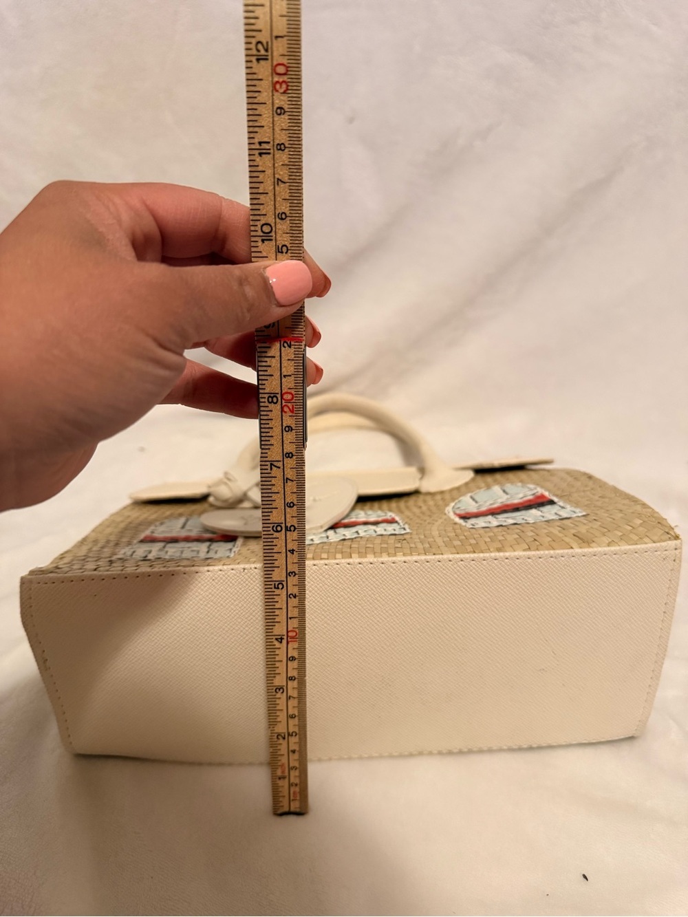 Bayong Kultura Neutral Window Tote | Handpainted Artisan Woven Bag - Picture 4 of 8